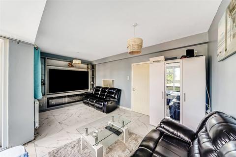 35a Stansgate Road, Dagenham, RM10 7LU