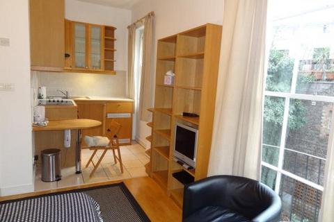 Studio to rent, Cartwright Gardens, Bloomsbury, London, WC1H