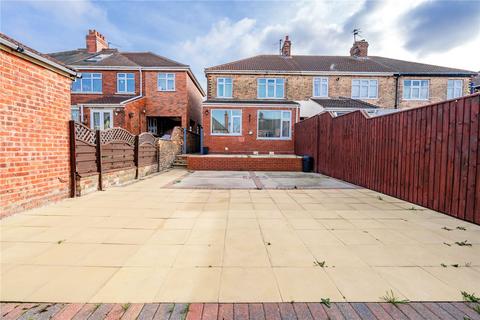 3 bedroom end of terrace house for sale, Littlefield Lane, Grimsby, Lincolnshire, DN34