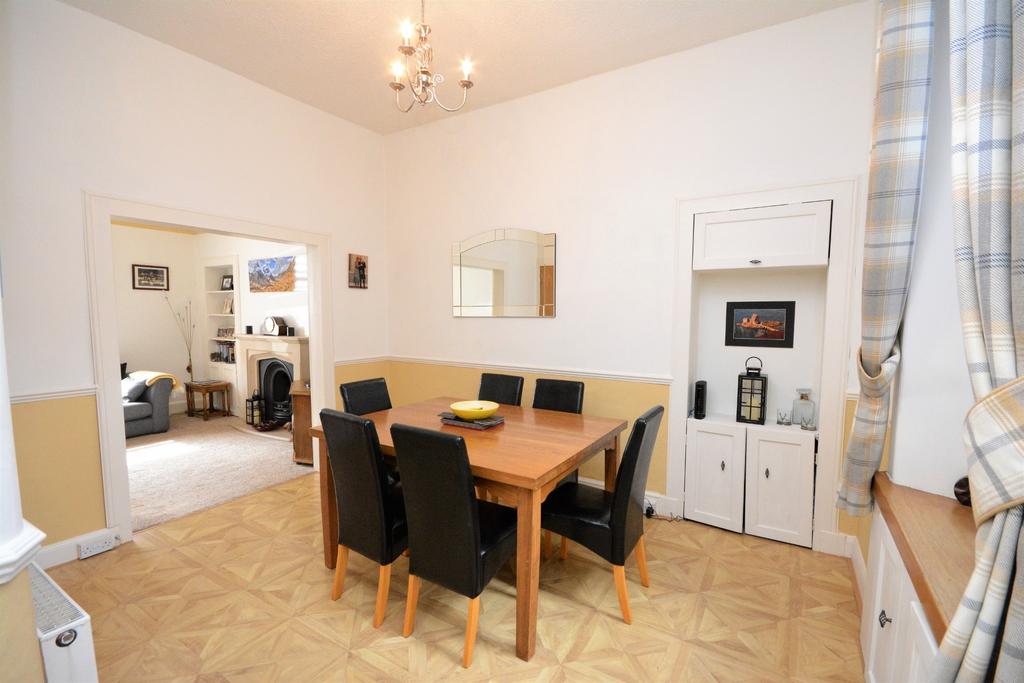 Philip Street, Falkirk, Stirlingshire, FK2 7JE 4 bed semidetached