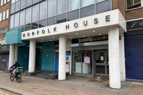 Shop to rent - Wellesley Road, Croydon CR0
