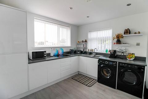 1 Cader Avenue, Kinmel Bay, Rhyl, LL18 5HU