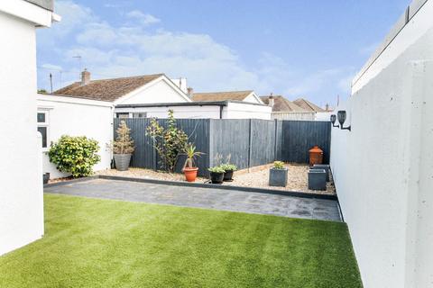 1 Cader Avenue, Kinmel Bay, Rhyl, LL18 5HU