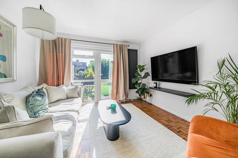 3 Woodstock Gardens, Beckenham, BR3 5BE