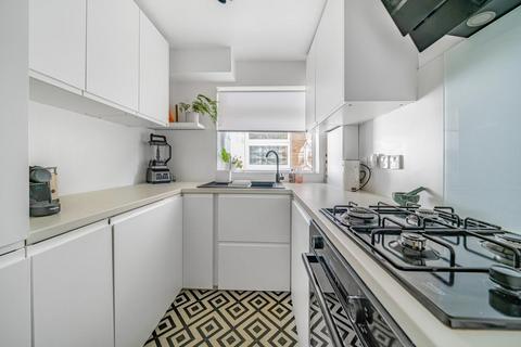 3 Woodstock Gardens, Beckenham, BR3 5BE