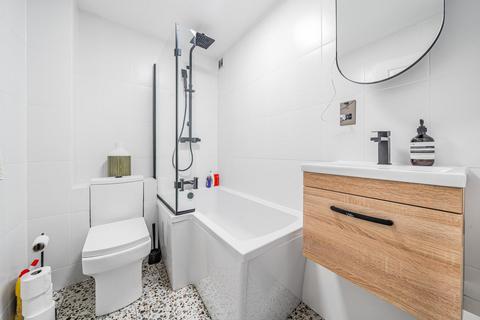 3 Woodstock Gardens, Beckenham, BR3 5BE