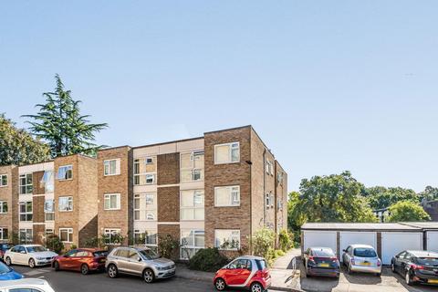3 Woodstock Gardens, Beckenham, BR3 5BE