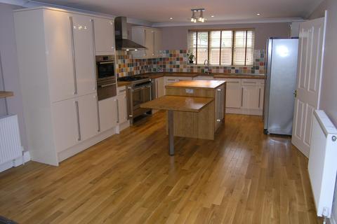 4 bedroom detached house to rent, Tower Road, Ely, Cambridgeshire