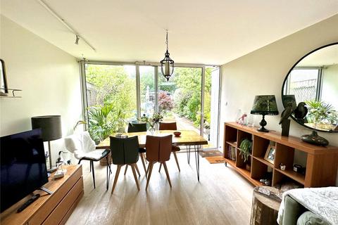 42 Ambleside Road, Lymington, SO41 3QS