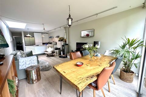 42 Ambleside Road, Lymington, SO41 3QS