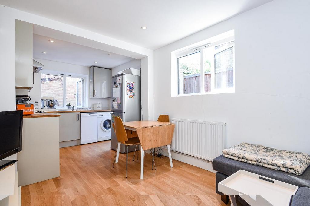 Cavendish Road, Balham 2 bed flat for sale £500,000