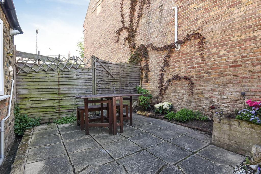 Cavendish Road, Balham 2 bed flat for sale £500,000