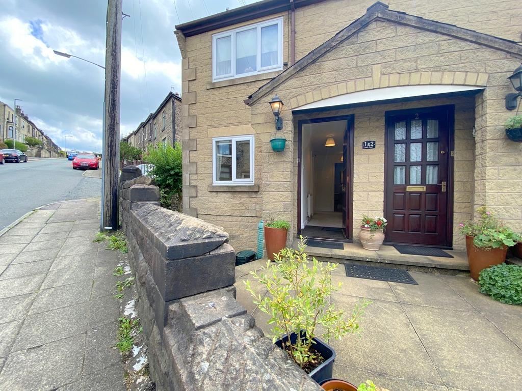 Peel Court, Peel Brow, Ramsbottom, Bury, BL0 0AL 2 bed flat to rent £