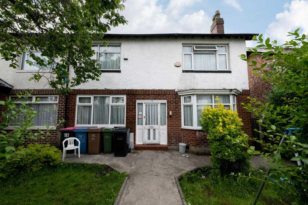 Ashbourne Grove, Salford 3 bed semidetached house for sale £425,000