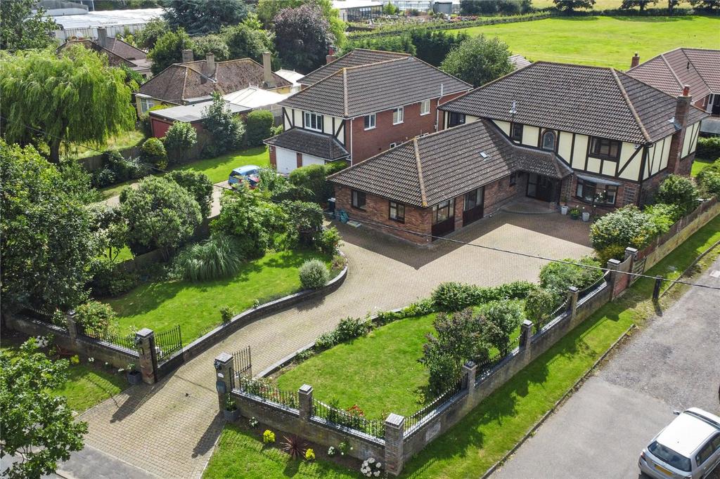 Clacton Road, Weeley, Clacton-on-Sea, Essex, CO16 4 bed detached house ...