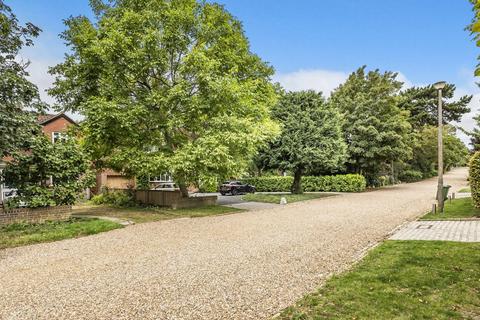 26 Parkgate, London, SE3 9XF