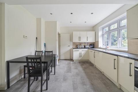 26 Parkgate, London, SE3 9XF