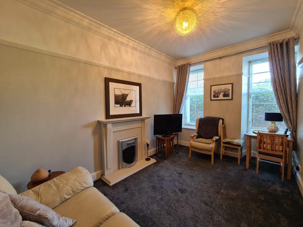 Flat 3, Cardross Park Mansions, Cardross, G82 5QH 2 bed apartment to