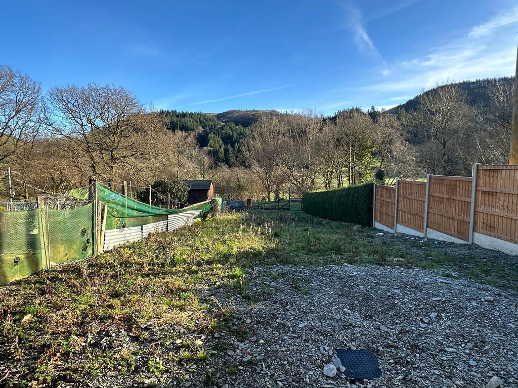 6 Lawnt Y Plas, Dinas Mawddwy, SY20 9JB 3 bed terraced house for sale £155,000