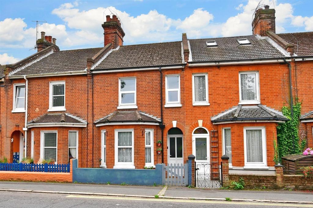 Dymchurch Road, Hythe, Kent 3 bed terraced house for sale £300,000