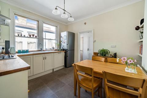 241 Ravenscroft Road, Beckenham, BR3 4TE