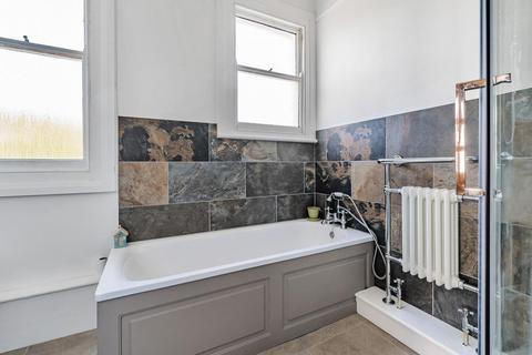 241 Ravenscroft Road, Beckenham, BR3 4TE