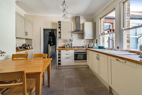 241 Ravenscroft Road, Beckenham, BR3 4TE