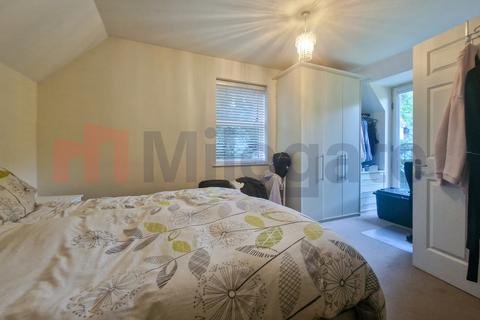 2 bedroom house to rent, Lidgould Grove, Ruislip HA4