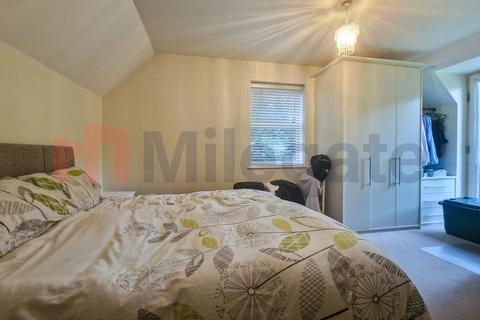 2 bedroom house to rent, Lidgould Grove, Ruislip HA4