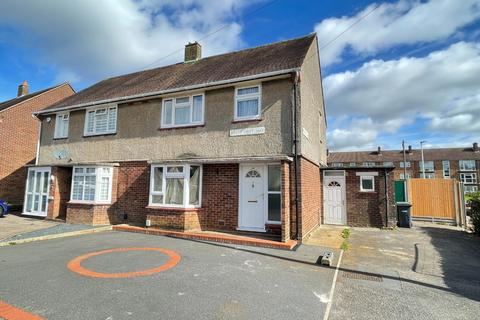 3 bedroom semi-detached house to rent, Southdrift Way, Luton