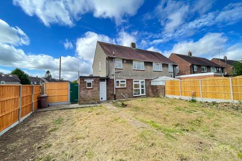 3 bedroom semi-detached house to rent, Southdrift Way, Luton