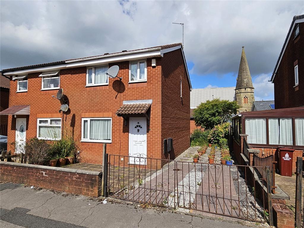 York Street, Blackburn, Lancashire, BB2 3 bed semidetached house for