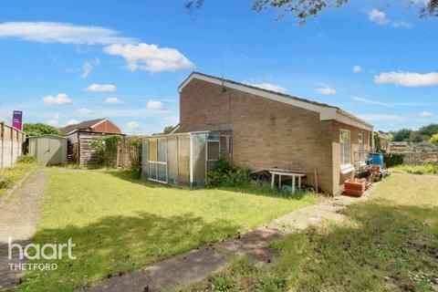 3 bedroom bungalow for sale, Highlands, Thetford