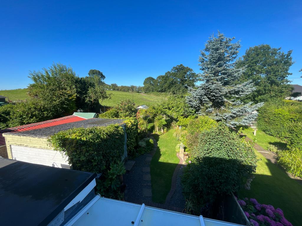 Hopley Road, Anslow, BurtononTrent, DE13 3 bed semidetached house