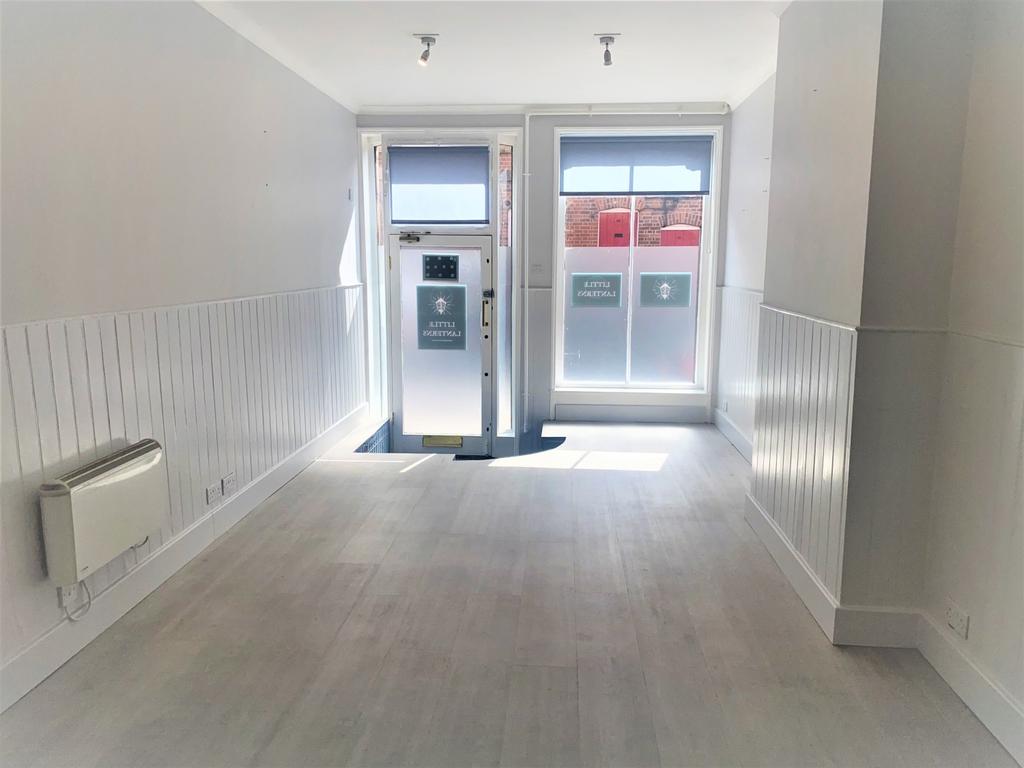 Wantage Property £495 pcm (£114 pw)