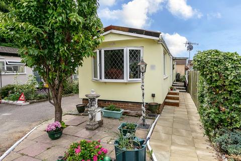 2 bedroom park home for sale - Subrosa Park, Subrosa Drive, Merstham, REDHILL, RH1