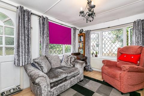 2 bedroom park home for sale, Subrosa Park, Subrosa Drive, Merstham, REDHILL, RH1