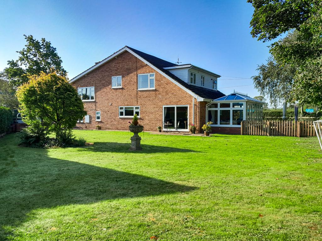 Auberrow, Wellington, Hereford, Herefordshire 4 bed detached house for