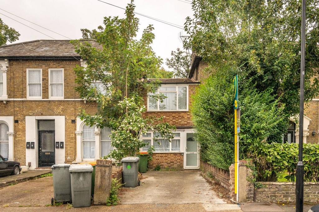 WINDSOR ROAD, Forest Gate, London, E7 2 bed terraced house for sale £