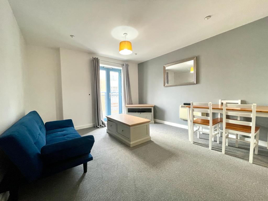 Wellington House, Wellington Street... 1 bed flat to rent £875 pcm (£