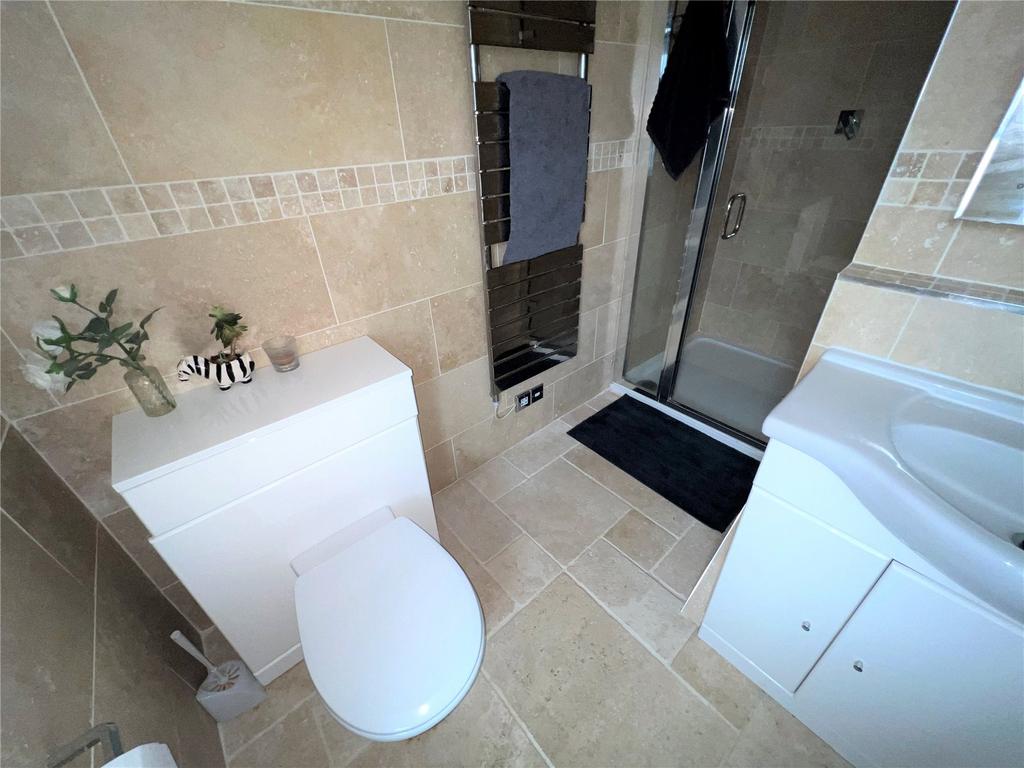 En Suite Shower Room