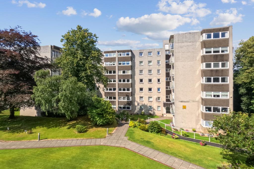 Norwood Park, Bearsden, East Dunbartonshire, G61 2RZ 3 bed apartment