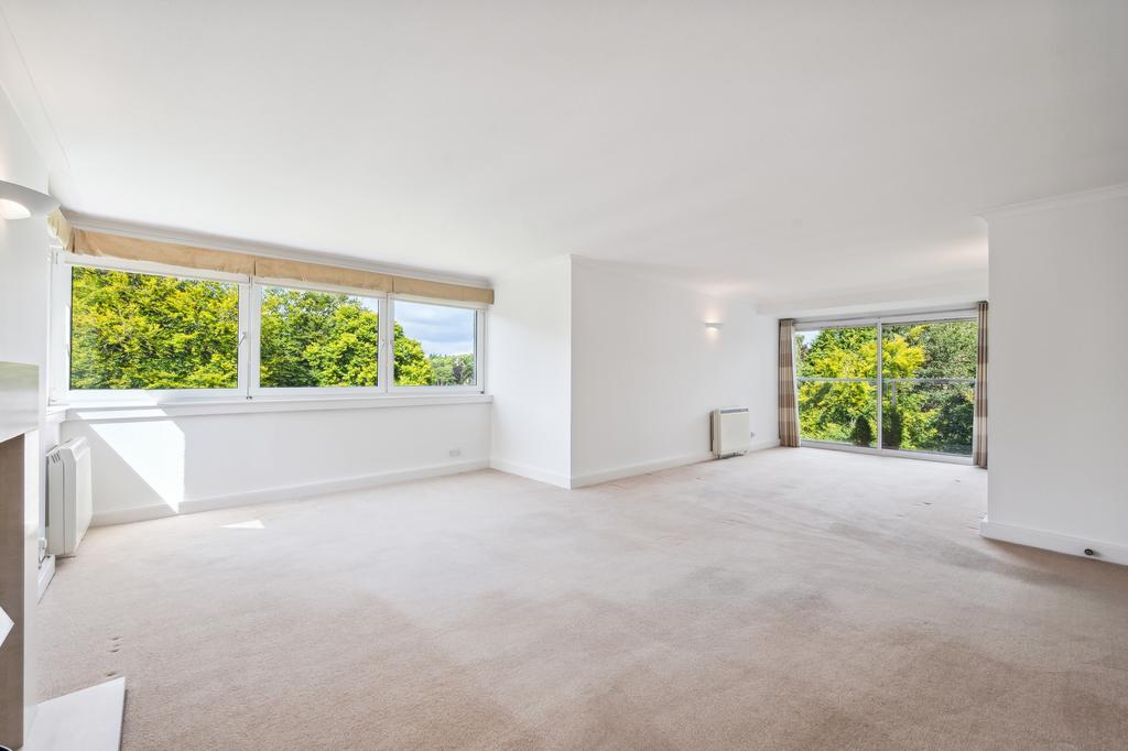 Norwood Park, Bearsden, East Dunbartonshire, G61 2RZ 3 bed apartment