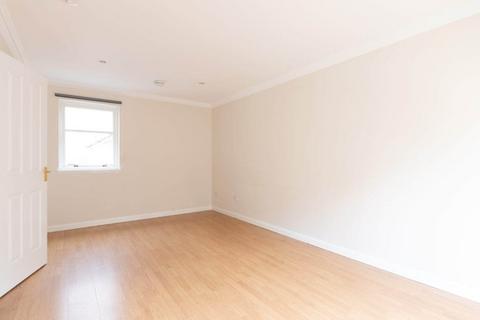 3 bedroom flat to rent, 0299L – Gayfield Place Lane, Edinburgh, EH1 3NZ