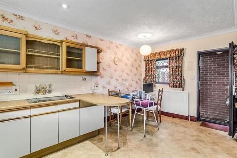 3 bedroom bungalow for sale - Thistledown, High Road, Beighton, Norwich