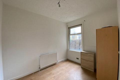 28 Durham Road, Canning Town, London, E16 4NF