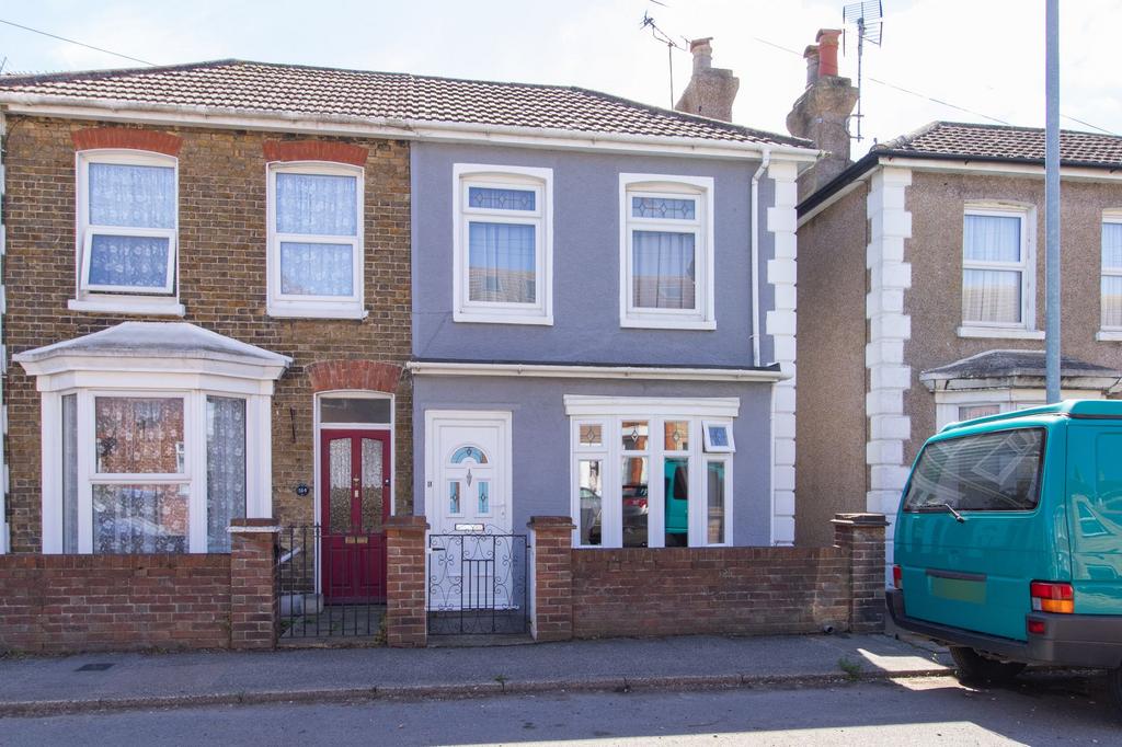 Beacon Road, Broadstairs, CT10 2 bed semidetached house for sale £