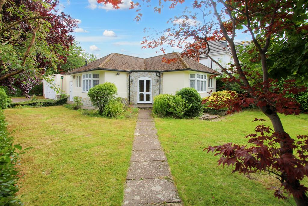 Stoughton Road, Oadby, Leicester, LE2 2 bed detached bungalow for sale