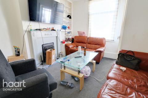 2 bedroom end of terrace house for sale, Penistone Street, Doncaster