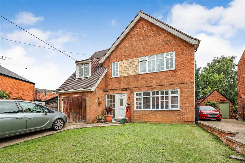 Lincoln Road, Branston, Branston 4 bed detached house for sale £220,000
